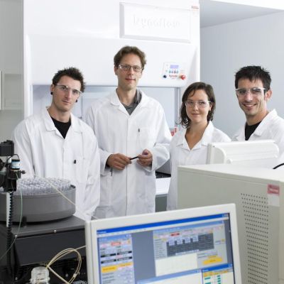 Công ty khởi nghiệp của Úc phát minh ra chất điện phân pin không độc hại mang tính đột phá, rẻ hơn đến 100 lần