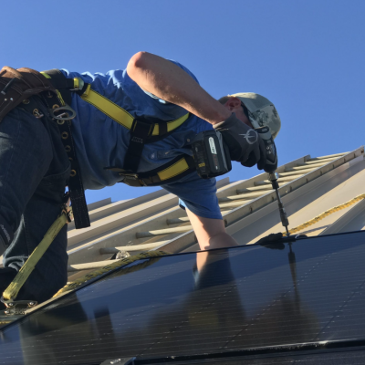 Tấm lợp kim loại cho hệ thống điện năng lượng mặt trời áp mái